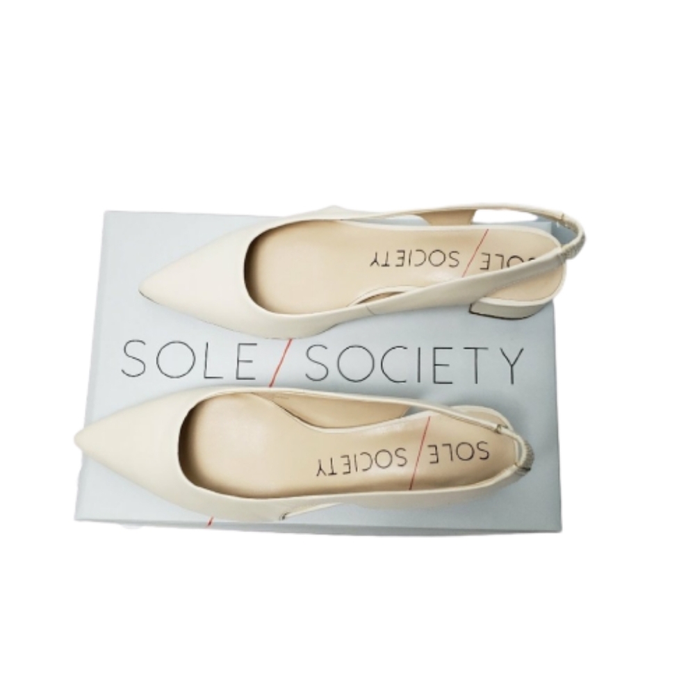 ❌CLOSEOUT❌ Cutout Pointed Toe Pump Sole Society